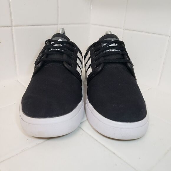 Adidas Seeley Men's Size 7.5 Black/White - Picture 2 of 8